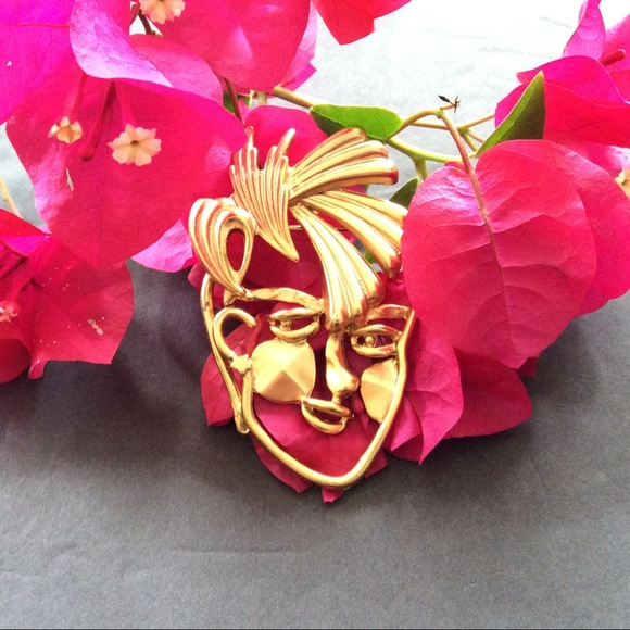 VINTAGE 80’S ABSTRACT FACE PIN - Picture 1 of 5